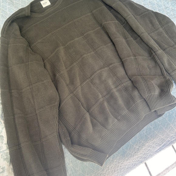 Vintage Arrow Sweater - Picture 5 of 5